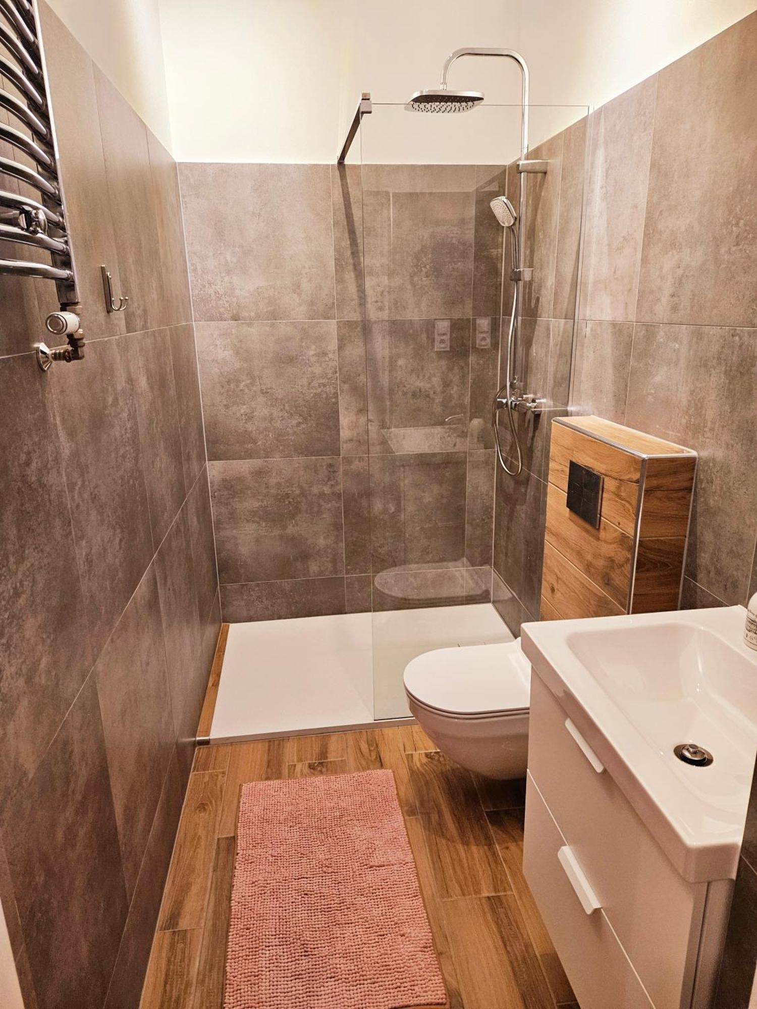 Appartement Justinrent 3 à Legnica Extérieur photo